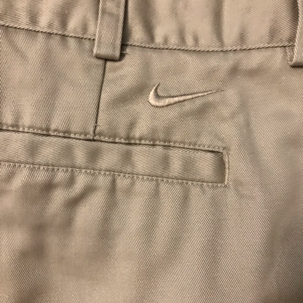 Pleated NIKE golf shorts men’s